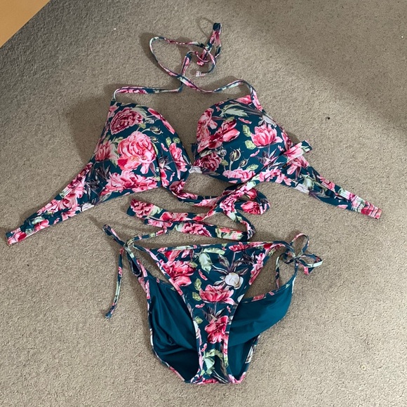 Floral Bikini- La Vie en Rose - Picture 1 of 1